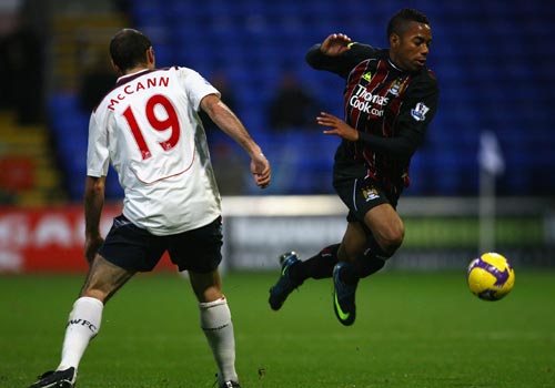 怀疑没有找到战队？前 Top Esports 顶尖选手 Wayward 的粉丝团表示：“没有船可以载我。”